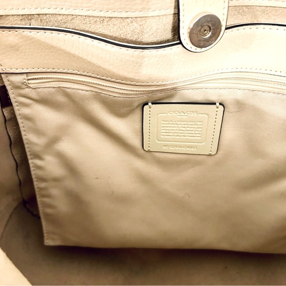 Coach Tote Bag Embossed Horse & Carriage Winter White/Chalk with Yellow Interior - Picture 4 of 5